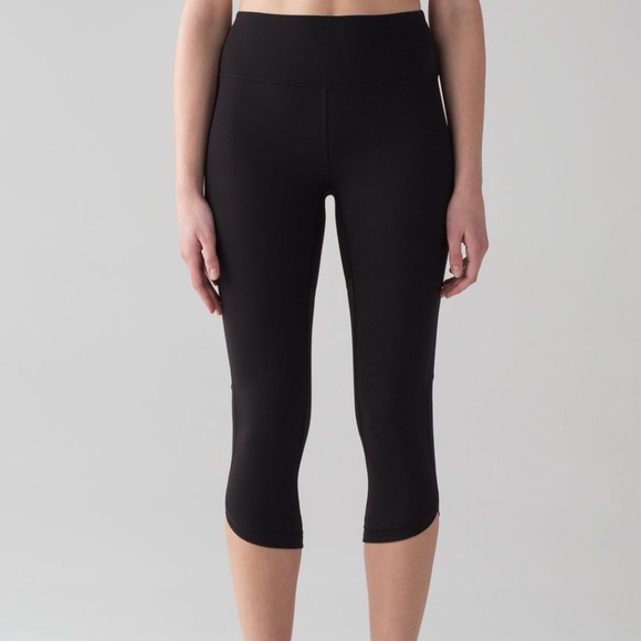 LULULEMON Revitalize Crop (21") *Black* - Picture 3 of 12